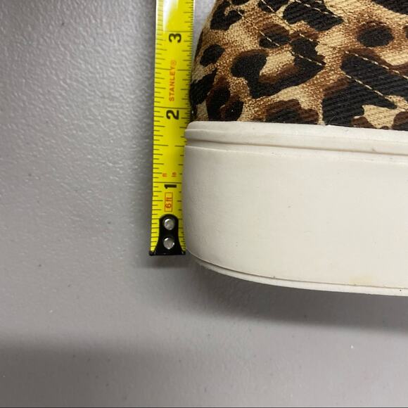 Y2K Leopard Animal Print Platform Sneaker Lace Up SO Memory Foam Size 7 - Picture 3 of 5